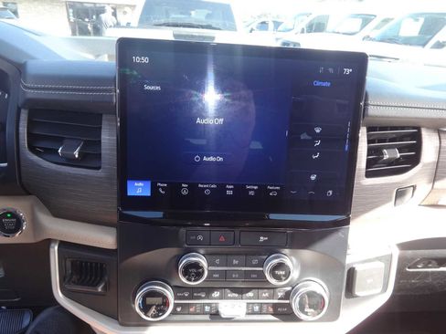 Used 2024 Ford Expedition Max Limited image 18