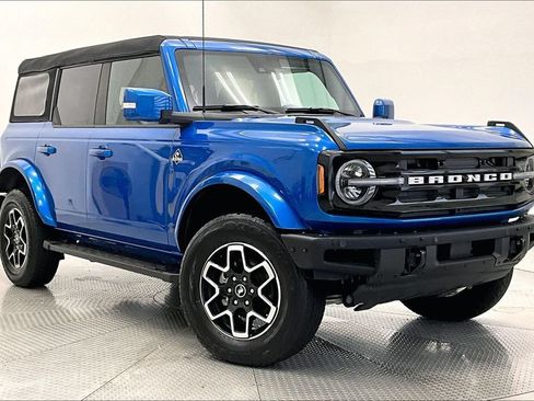 Used 2024 Ford Bronco Outer Banks AWD/4WD image 11