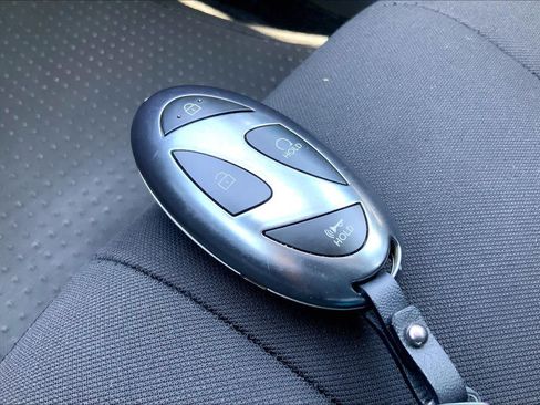 Used 2025 Hyundai Elantra SEL FWD image 14