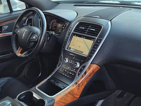 Used 2016 Lincoln MKX Reserve w/ Technology Package FWD image 24