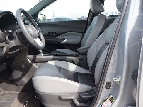 Used 2023 Nissan Kicks SR w/ SR Premium Package FWD image 9
