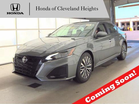 Used 2023 Nissan Altima 2.5 SV w/ SV Premium Package FWD image 1