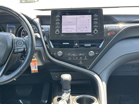 Used 2024 Toyota Camry SE FWD image 30