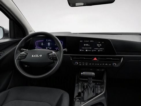 Certified 2025 Kia Niro LX FWD image 36