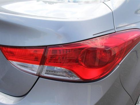 Used 2013 Hyundai Elantra GLS w/ Preferred Pkg FWD image 14