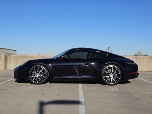 Certified 2025 Porsche 911 Carrera GTS image 2