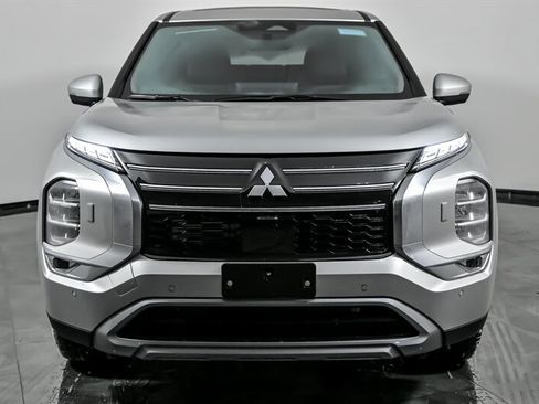New 2026 Mitsubishi Outlander SE image 4