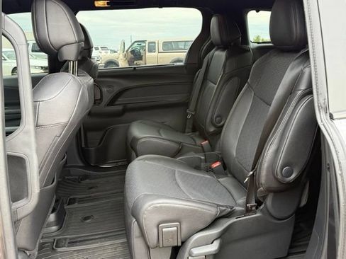 Used 2025 Toyota Sienna Limited AWD/4WD image 15