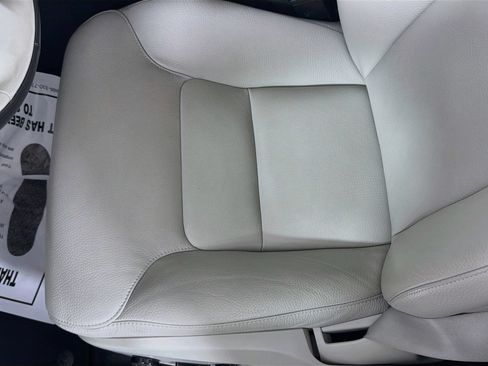 Certified 2024 Volvo XC60 B5 Plus AWD/4WD image 19
