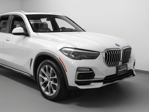Used 2019 BMW X5 xDrive40i w/ Premium Package 2 AWD/4WD image 9