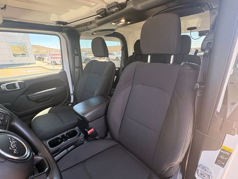 Used 2022 Jeep Wrangler Sport AWD/4WD image 17