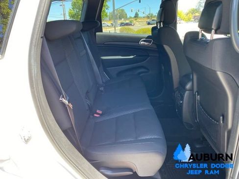 Used 2022 Jeep Grand Cherokee Laredo E AWD/4WD image 21
