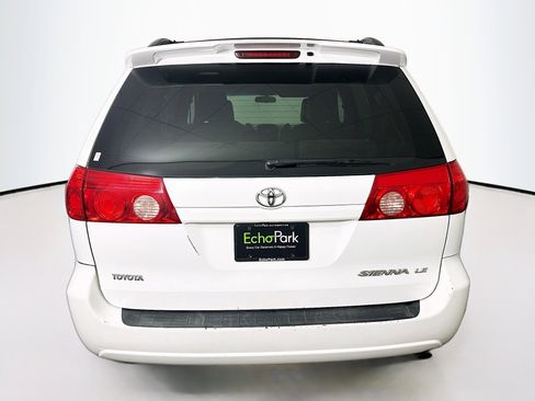 Used 2009 Toyota Sienna LE image 7