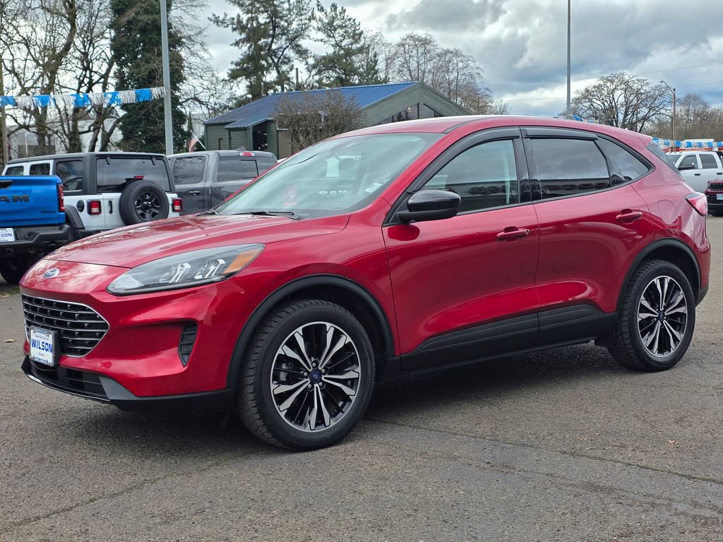 Used 2022 Ford Escape SE w/ SE Sport Appearance Package AWD/4WD image 1