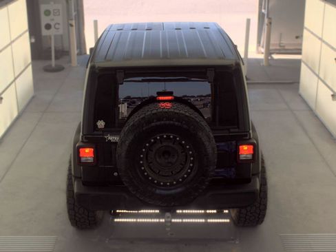Used 2023 Jeep Wrangler Unlimited Sport AWD/4WD image 9