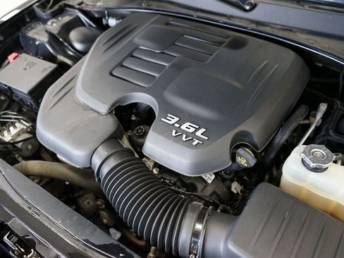 Used 2021 Chrysler 300 Touring w/ Sport Appearance Package image 45