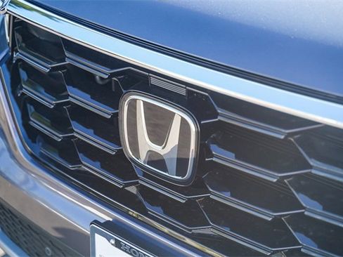 New 2025 Honda Pilot Touring image 13