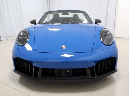 Used 2025 Porsche 911 Carrera 4 GTS AWD/4WD image 8