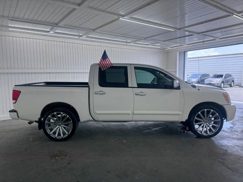 Used 2012 Nissan Titan SV RWD image 4