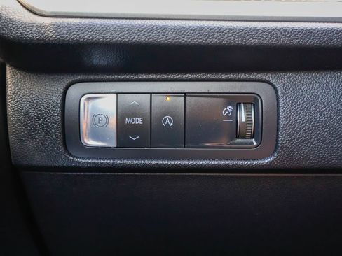 Used 2026 Chevrolet Traverse LT w/ Driver Confidence Package FWD image 19