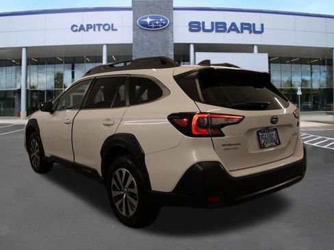 Used 2025 Subaru Outback Premium AWD/4WD image 5