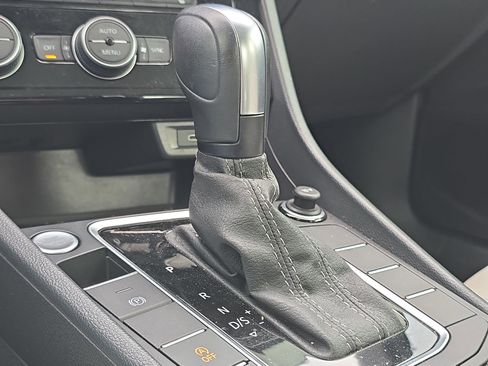 Used 2020 Volkswagen Jetta R-Line image 19