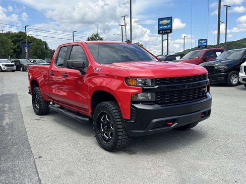 Used 2019 Chevrolet Silverado 1500 Custom Trail Boss w/ Custom Convenience Package AWD/4WD image 1