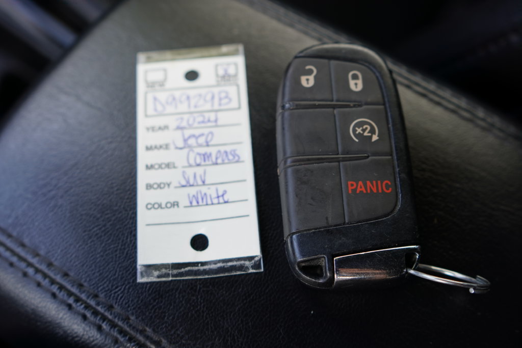 Used 2024 Jeep Compass Limited AWD/4WD image 31