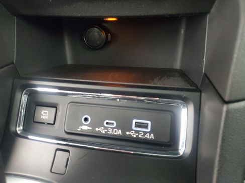 Used 2023 Subaru Ascent Limited w/ Technology Package image 18