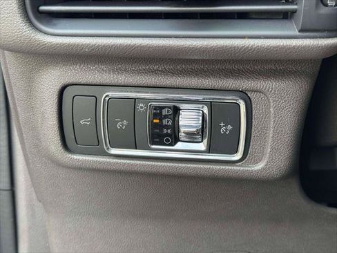 Used 2022 Lincoln Corsair AWD w/ Equipment Group 101A image 17