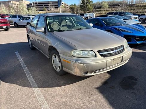 Used 2000 Chevrolet Malibu LS FWD image 1