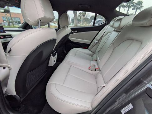 Used 2024 Genesis G70 2.5T image 13