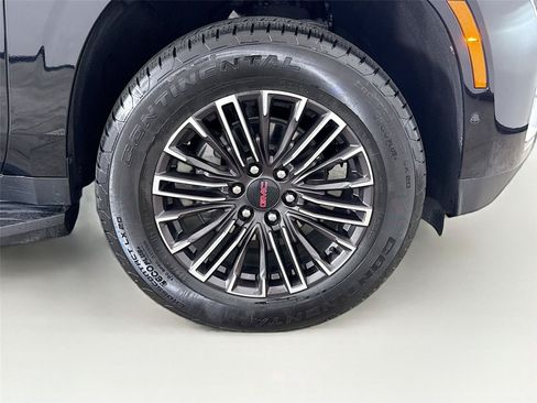 Used 2025 GMC Yukon Elevation AWD/4WD image 32