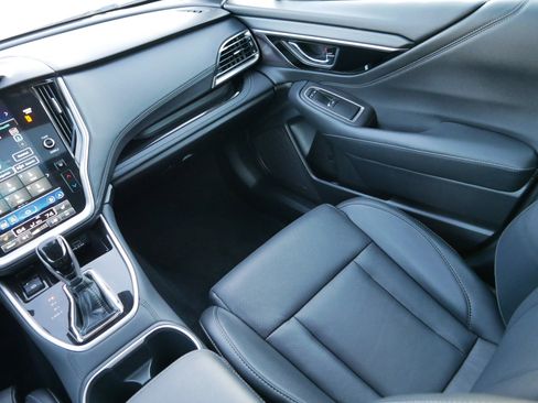 Used 2023 Subaru Outback Limited image 11