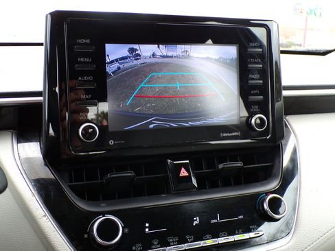 Used 2022 Toyota Corolla Cross L image 12