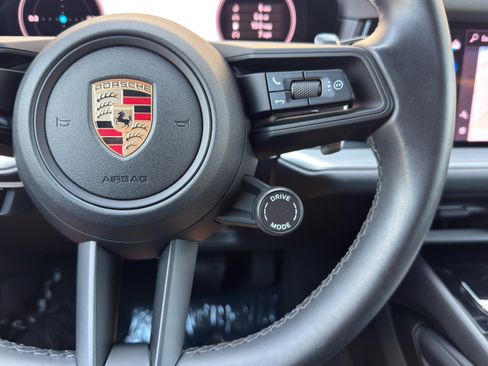 Used 2024 Porsche Cayenne AWD/4WD image 25