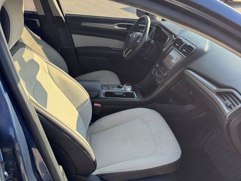 Used 2019 Ford Fusion SE w/ Equipment Group 151A FWD image 18