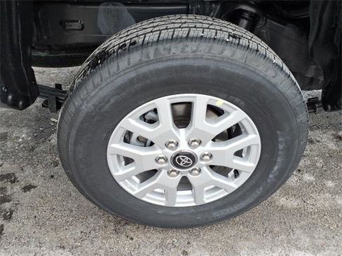 Certified 2025 Toyota Tacoma SR5 image 26