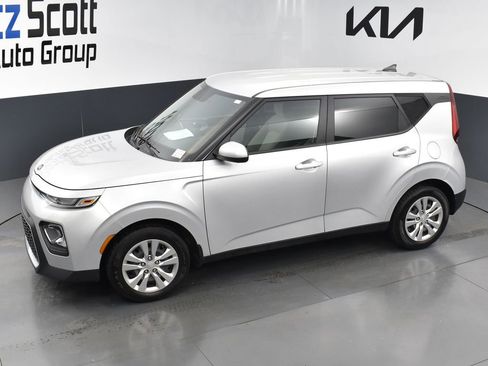 Used 2020 Kia Soul LX FWD image 10