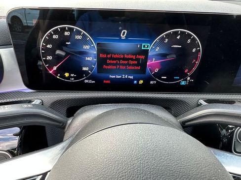 Used 2025 Mercedes-Benz CLA 250 4MATIC image 27