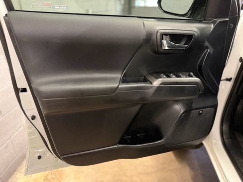 Used 2019 Toyota Tacoma TRD Pro AWD/4WD image 18