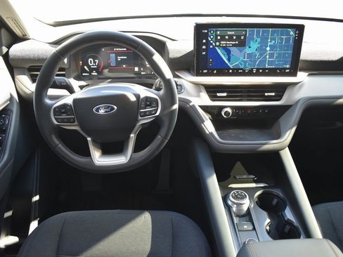 Used 2025 Ford Explorer Active image 14