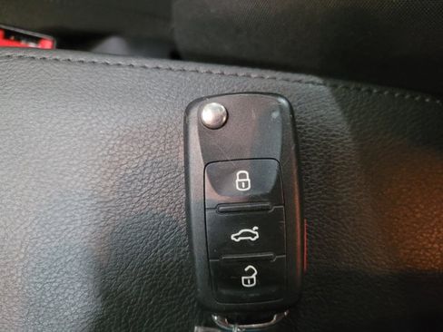 Used 2017 Volkswagen Jetta S image 32