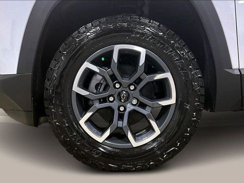 New 2026 Chevrolet Equinox ACTIV w/ Convenience Package III image 12