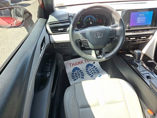 Used 2025 Toyota Camry SE w/ Convenience Package AWD/4WD image 11