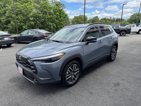 Used 2026 Toyota Corolla Cross XLE AWD/4WD image 2