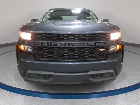 Used 2022 Chevrolet Silverado 1500 Custom w/ Safety Confidence Package AWD/4WD image 2