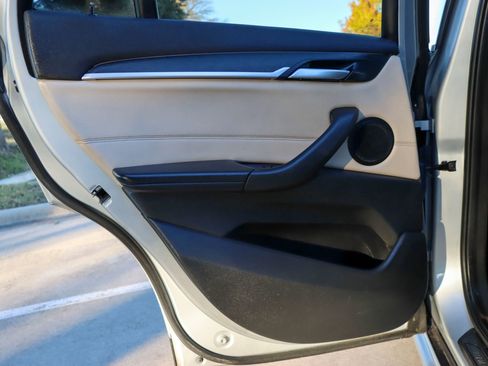 Used 2017 BMW X1 xDrive28i image 12