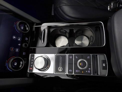 Used 2022 Land Rover Range Rover LWB SV Autobiography image 37