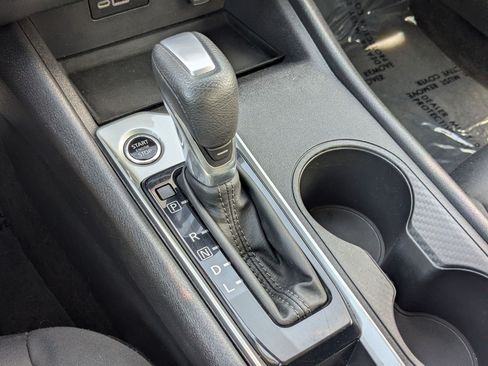 Used 2025 Nissan Altima 2.5 SV FWD image 27